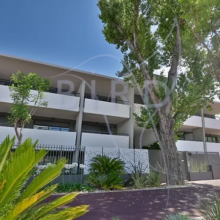 Magnificent On The Ground Floor And Next To The Sea *